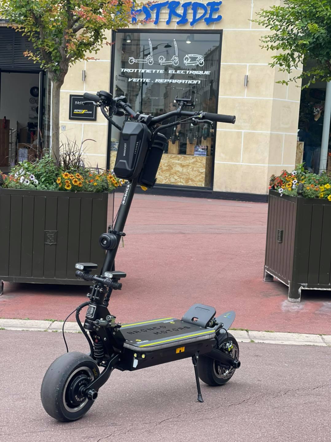 Introducing the 2023 Bronco Xtreme 11 Sport Electric Scooter - VROOOMIN