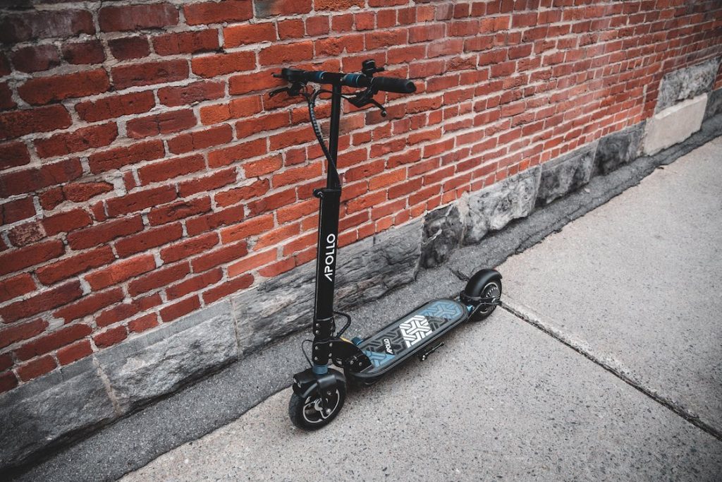 Apollo City electric scooter - front