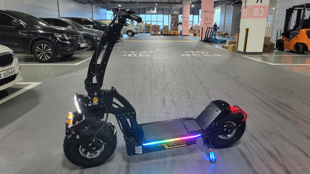 WEPED Cyberfold Rhino Standing Electric Scooter Front