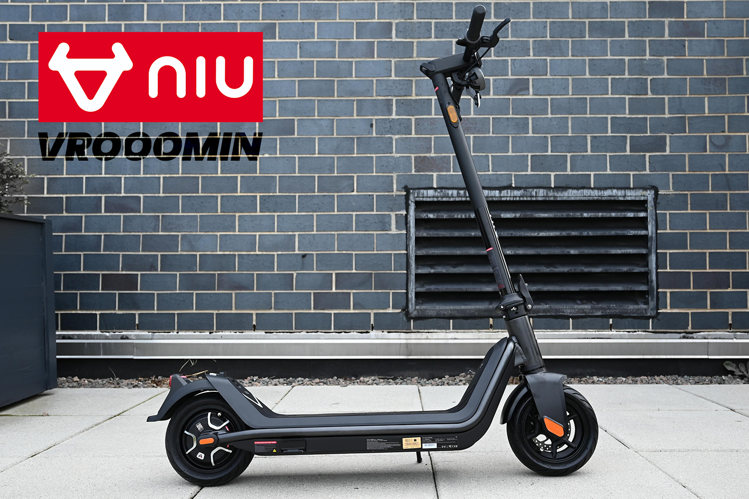 The Amazing NIU KQi3 Pro, Best 20 MPH Electric Scooter for NYC - VROOOMIN