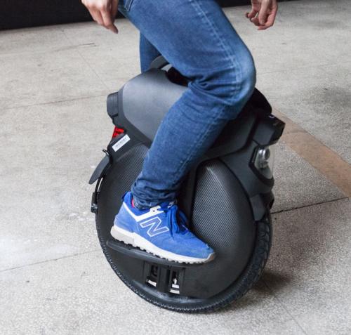 Inmotion V11 Electric Unicycle - Mounting