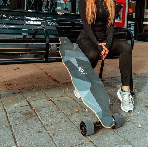 Uditer W3 Diamond Deck Electric Skateboard - Seated